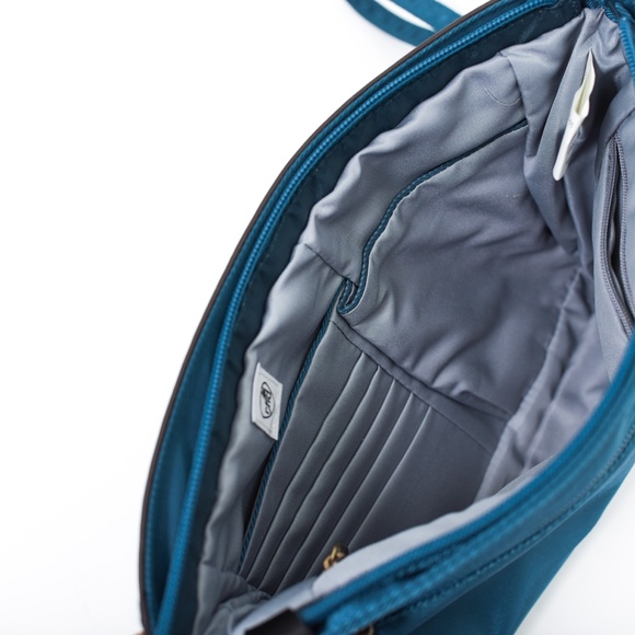 Travelon Quilted Teal Blue Medium Size Wristlet With Anti Theft RFID Blocking - Picture 8 of 14